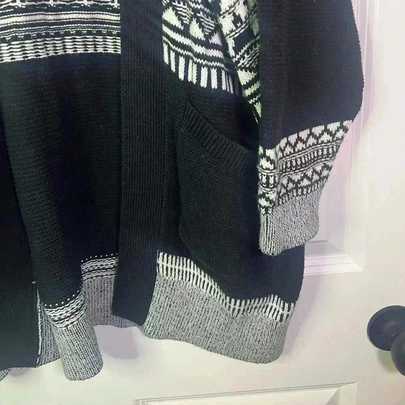 Express Long Pattern Cardigan - Picture 3 of 6